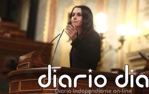 Arrimadas pide a Illa que dimita ya si quiere ser candidato porque no puede ser ministro "a tiempo parcial"