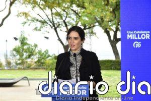 Ayuso critica las medidas contra el Covid en Cataluña: "Es un delito, con el clima que tenéis, tener todo cerrado"