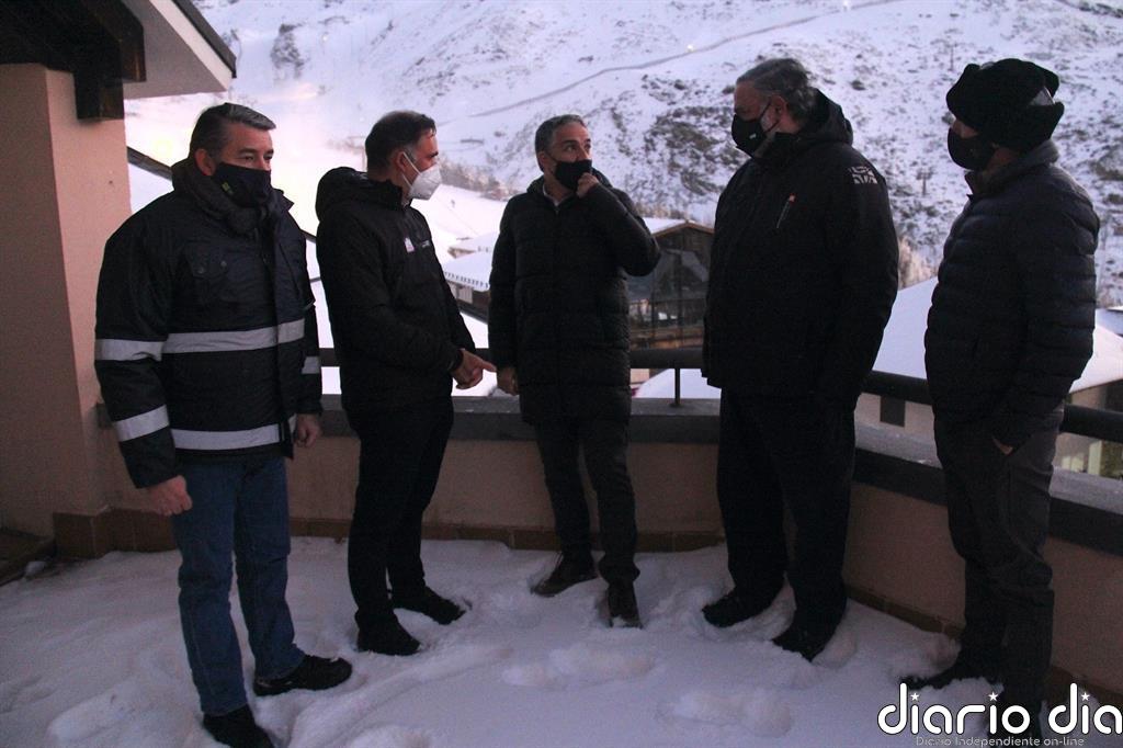 Bendodo analiza el desarrollo del inicio de la temporada de esquí en Sierra Nevada