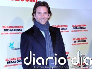 Bradley Cooper sopla las velas de su 46 cumpleaños