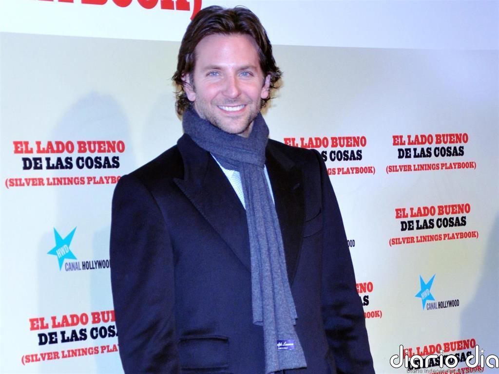 Bradley Cooper sopla las velas de su 46 cumpleaños