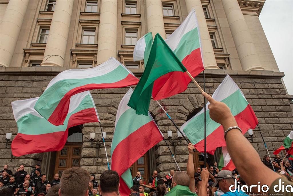 Bulgaria reabre aulas de primaria y guarderías infantiles después de un mes cerradas por la COVID-19