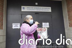 Cae la edad de los demandantes de ayuda social municipal en un año marcado por la irrupción de las 'colas del hambre'