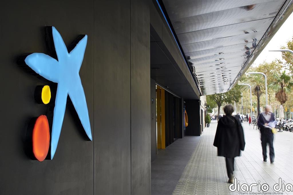 CaixaBank ganó 1.381 millones en 2020, un 19% menos, tras provisionar 1