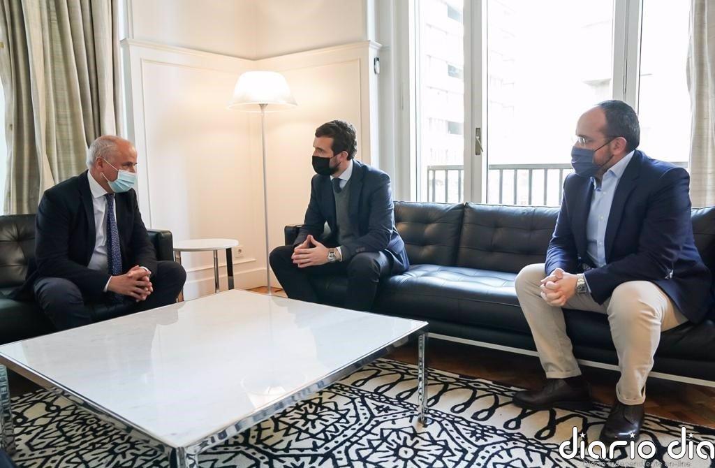 Casado pide a Sánchez una estrategia nacional ante al Covid y critica que siga en el Gobierno Illa, "ministro a la fuga"