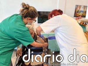 Casi el 30% de los usuarios y trabajadores de las residencias de Canarias ya se ha vacunado