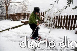 Catalunya mantiene las alertas por nieve y oleaje y sigue con una docena de carreteras cortadas
