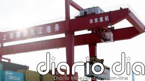 China logra un superávit comercial de 440