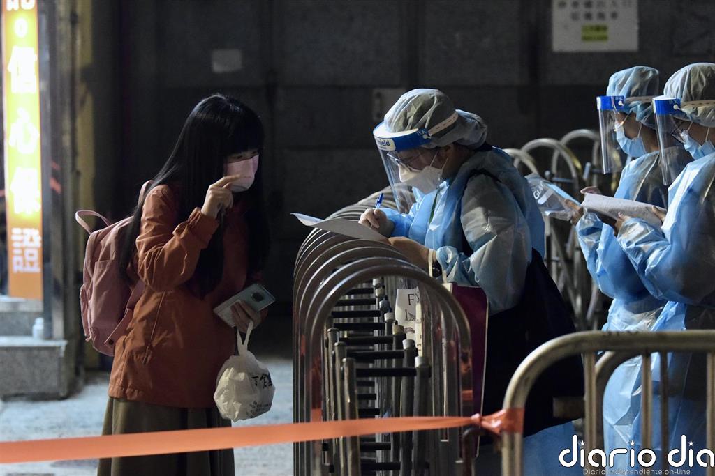 China roza el nuevo centenar de casos diarios, una treintena de ellos llegados del exterior