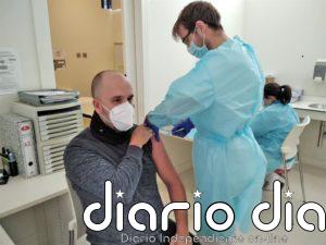 Comienza este domingo a administrarse la segunda dosis de la vacuna contra la Covid-19 en la provincia de Cádiz