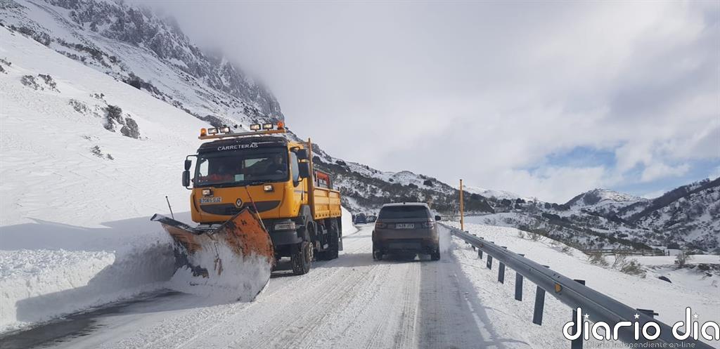 Cuatro puertos de la red secundaria riojana se encuentran cerrados por nieve y otro precisa de cadenas para circular