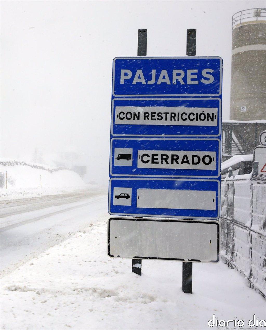 Cuatro puertos permanecen cerrados al tráfico y Pajares no permite la circulación de vehículos pesados