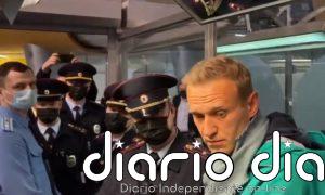 Detenido el opositor ruso Alexei Navalni nada más aterrizar en Moscú