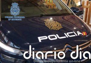 Detenidos dos hombres tras abordar a un hombre y golpearle con un palo para robarle la cartera en València