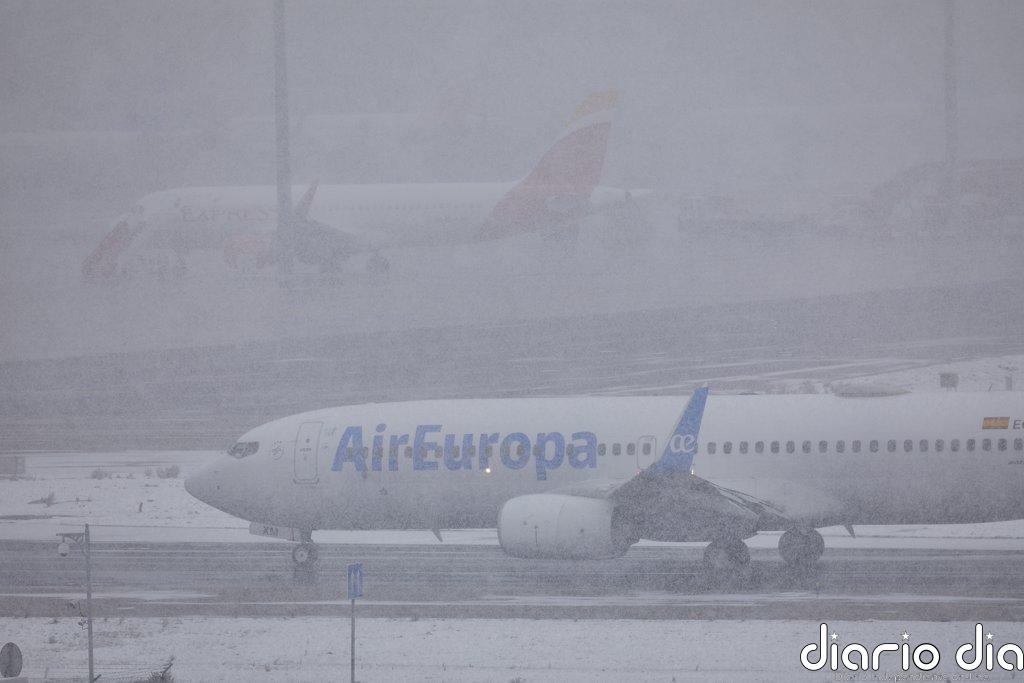 Directo borrasca Filomena | El aeropuerto de Barajas suspende las operaciones