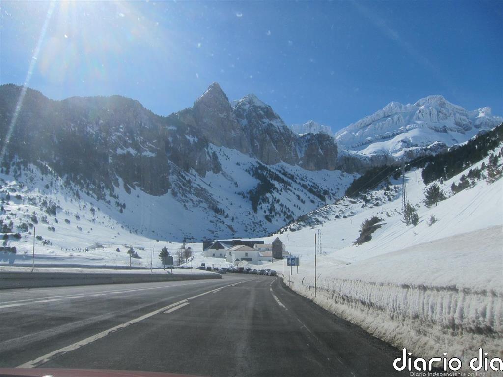Dos carreteras cortadas y más de 20 vías con la obligación de usar cadenas, la mayoría en Teruel