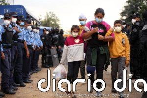 Ejército de Guatemala detiene la caravana después de que 9