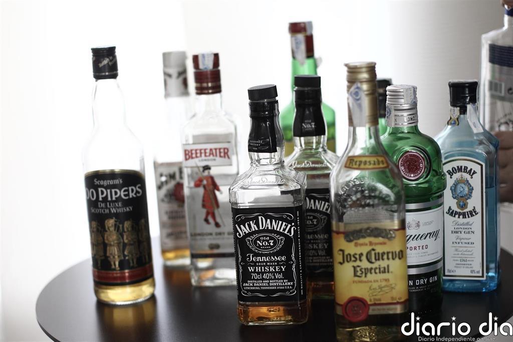 Aguirre asegura que la limitación de la venta de alcohol es para "evitar botellones y reuniones"