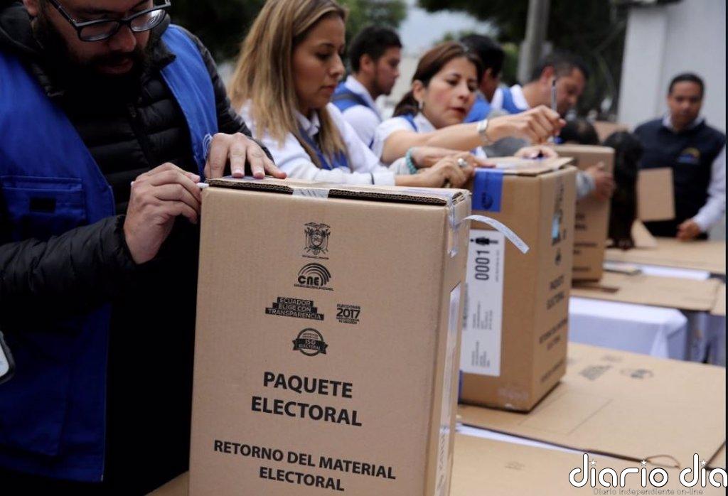 Arauz y Velasco, candidatos presidenciales, no votarán en los comicios al estar empadronados en el exterior