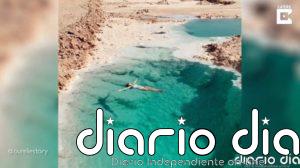 Así es nadar en la piscina de un oasis en mitad del desierto de Egipto