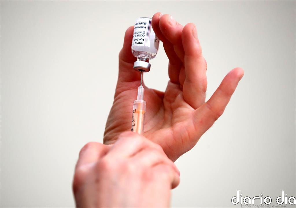 AstraZeneca trabaja ya en una vacuna para la variante sudafricana del coronavirus