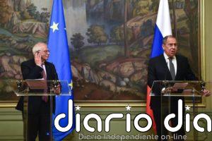 Borrell condena la expulsión de diplomáticos y abre la puerta a una respuesta de la UE a la pena a Navalni