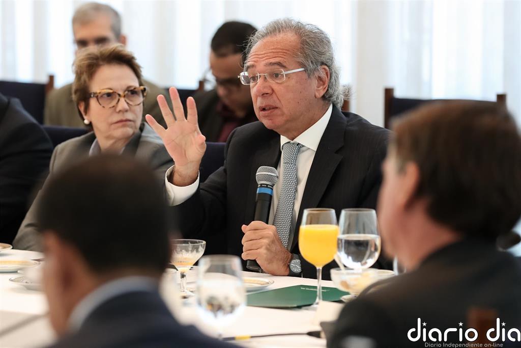 Brasil estima que una nueva ayuda de emergencia llegará a la mitad de beneficiarios que en 2020