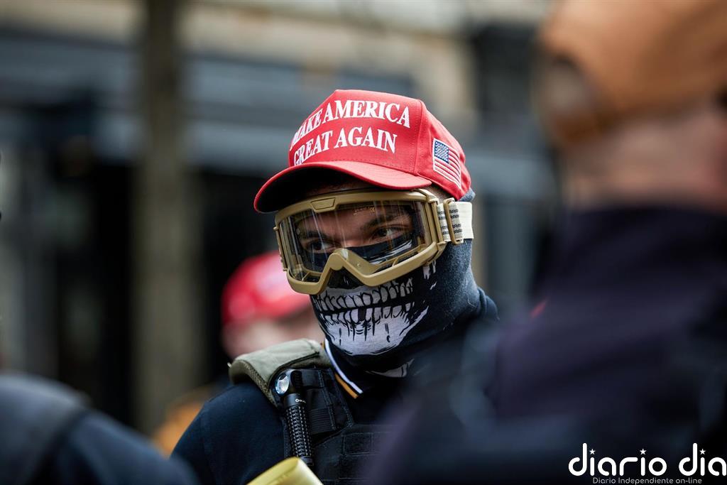 Canadá designa formalmente a los Proud Boys de EEUU como una entidad terrorista