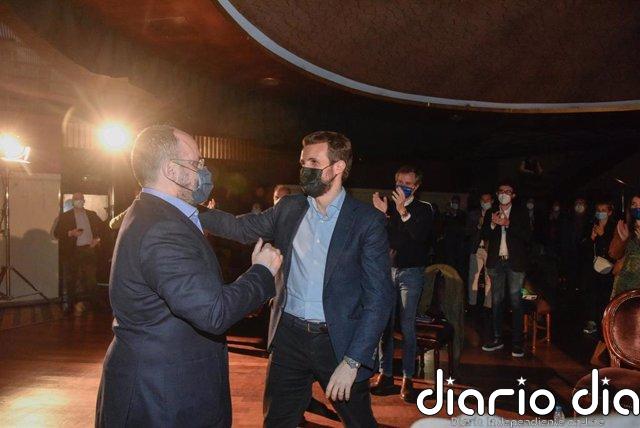 Casado ya está en la sede del PP con miembros de la cúpula del partido para seguir el recuento de las catalanas