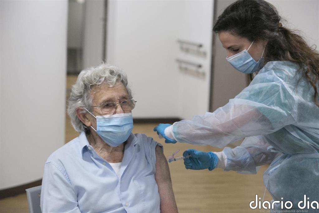 Cvirus.- Las CCAA administran 135.072 dosis el fin de semana y 357