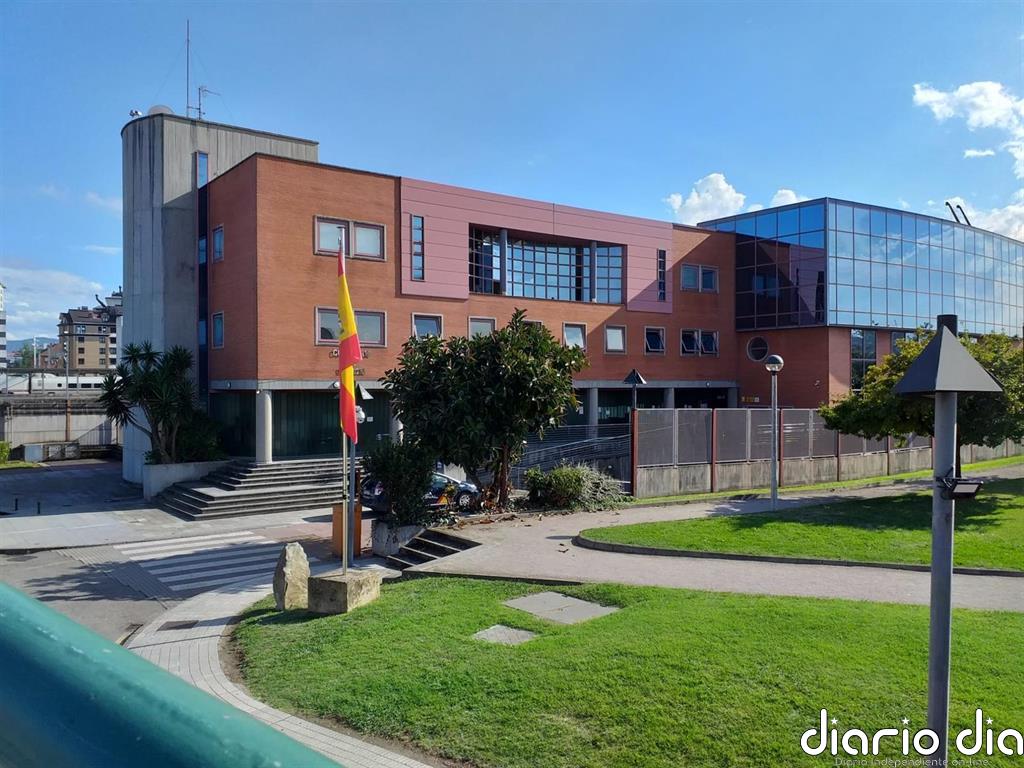 Detenido un hombre al ser 'pillado' por la Policía haciendo un pase de droga a plena luz del día en Gijón