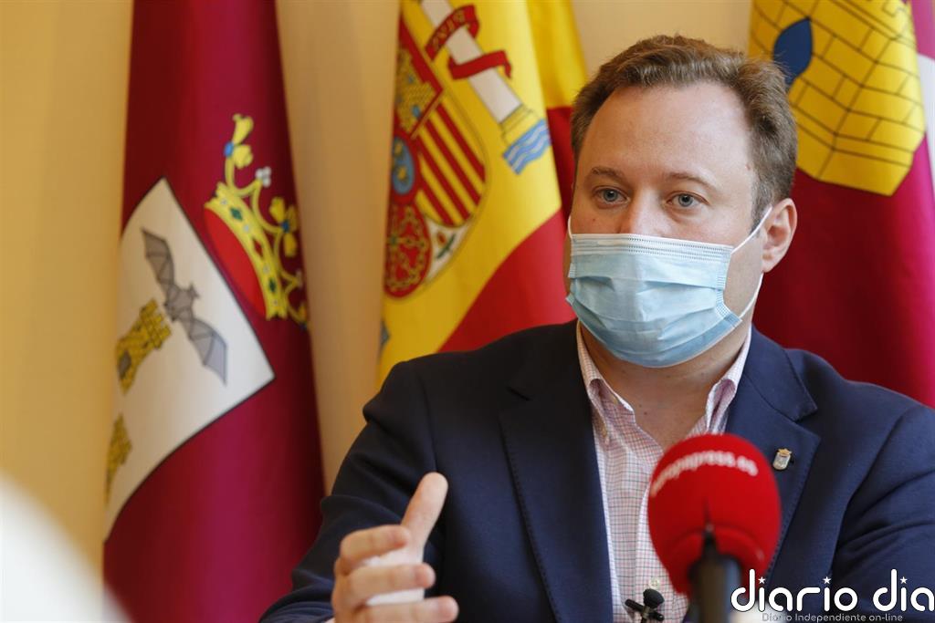 El alcalde de Albacete, de Cs, contrató irregularmente con su propia empresa ocultando ser accionista, según El Mundo