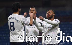 El City no afloja y el Liverpool tropieza en Anfield