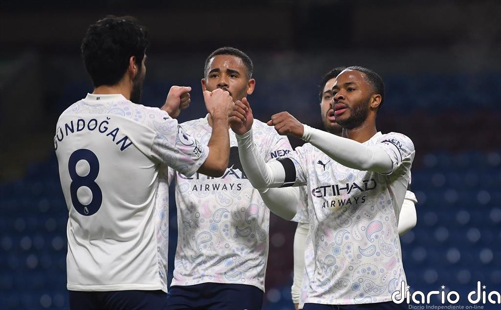 El City no afloja y el Liverpool tropieza en Anfield