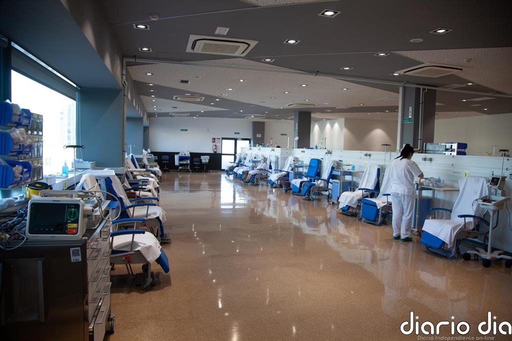 El Clínico de Granada traslada su hospital de día quirúrgico a la cafetería, acondicionada para la pandemia