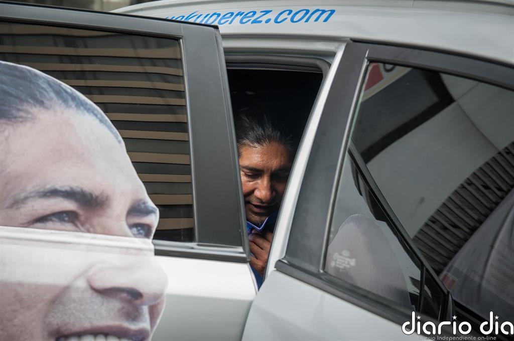 El CNE se reúne con Pérez y con Lasso, que siguen disputando el pase a la segunda vuelta electoral