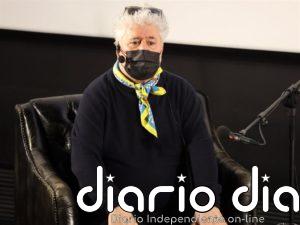 El cortometraje 'La voz humana' de Almodóvar pasa el corte y continúa en la lucha por el Oscar