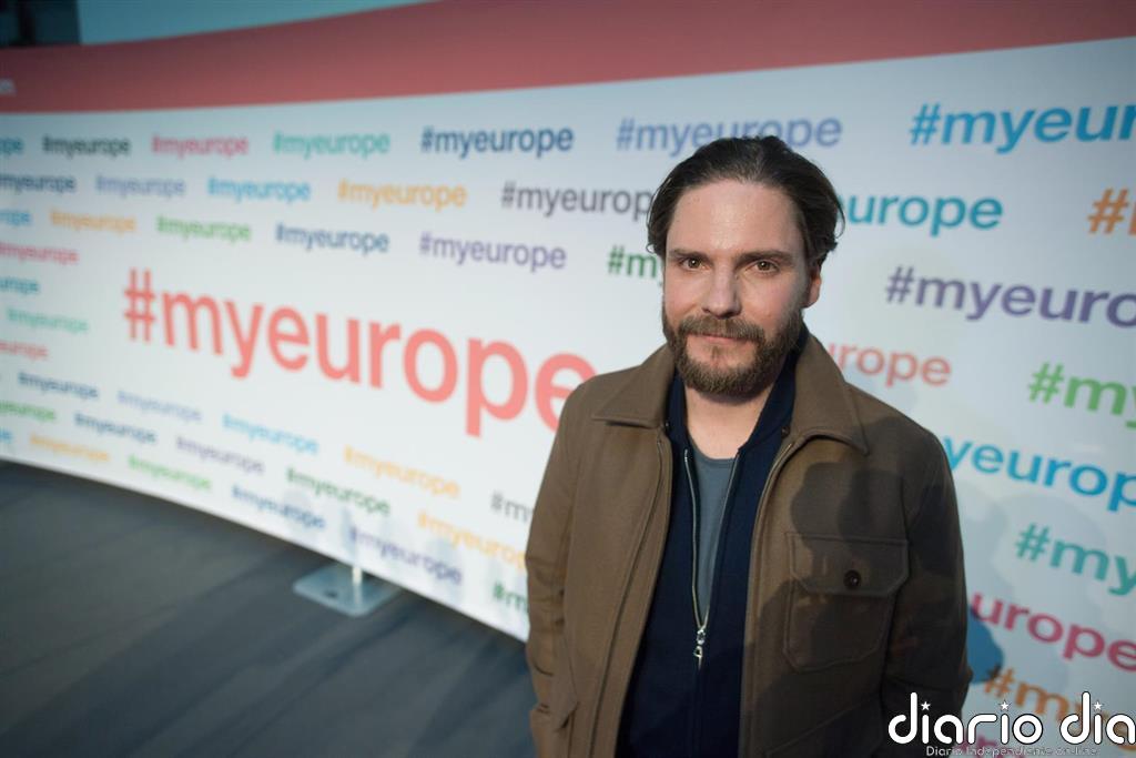 El hispanoalemán Daniel Brühl competirá por el Oso de Oro de la Berlinale en su debut como director