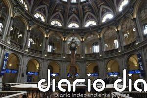 El Ibex 35 cierra casi plano (+0,05%), pero consolida los 8