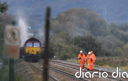 Al menos un muerto y 15 heridos por la colisión de dos trenes en Gales