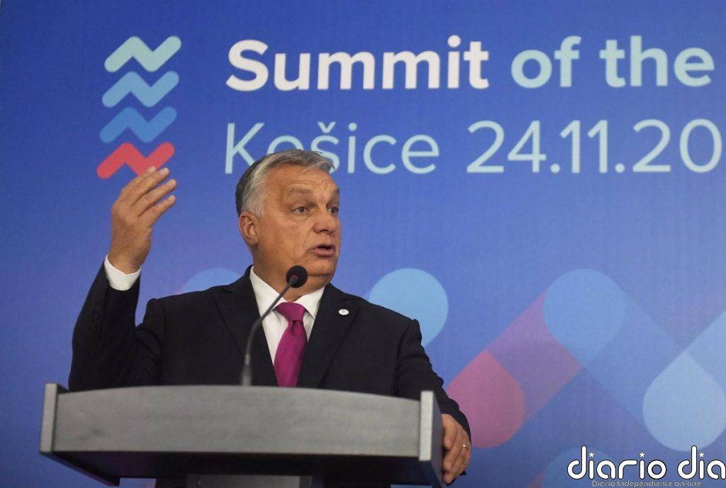 Bruselas insiste en congelar 7.500 millones a Hungría pese al "chantaje" de Orban a los Veintisiete