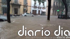 Calles inundadas, colapso de tráfico y autobuses urbanos paralizados en Jerez (Cádiz) por la lluvia