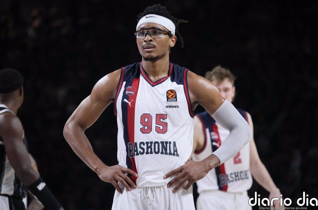 El Baskonia va henchido al LDLC Arena