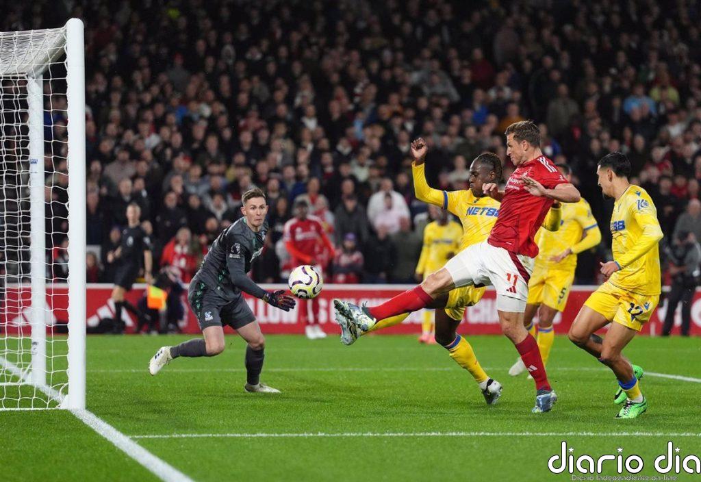 El Nottingham Forest hunde al Crystal Palace y mira hacia arriba