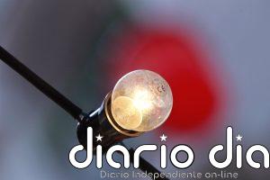 El precio de la luz sube este domingo un 31,6%, hasta los 219,48 euros/MWh