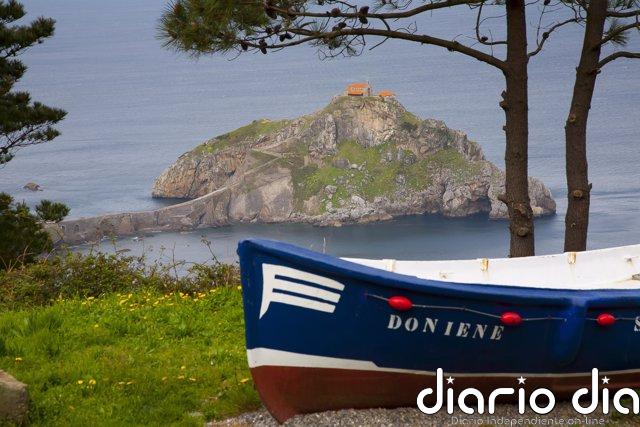 Esta icónica isla donde se grabó Juego de Tronos es uno de los parajes imperdibles que debes visitar en la costa vasca