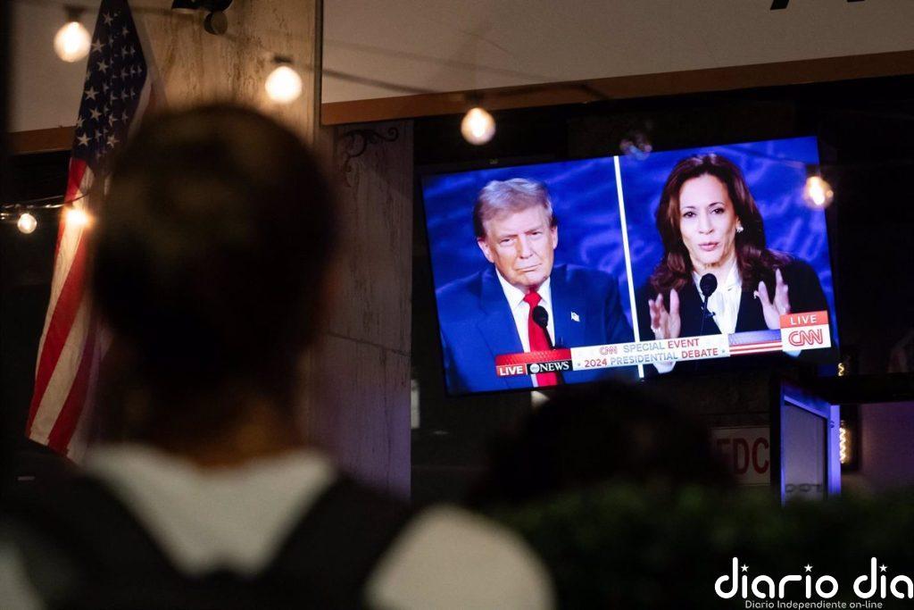 Kamala Harris hace un llamamiento al voto joven mientras Trump se presenta como el "protector de las mujeres"