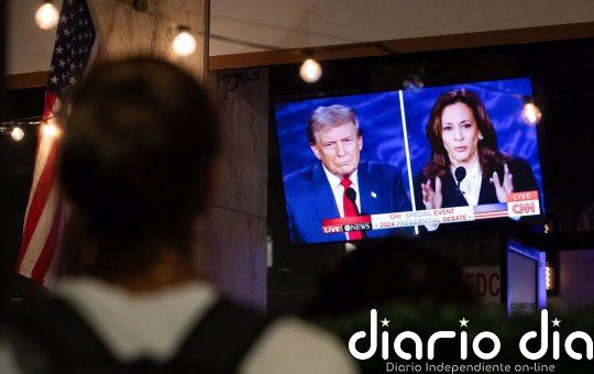 Kamala Harris hace un llamamiento al voto joven mientras Trump se presenta como el "protector de las mujeres"