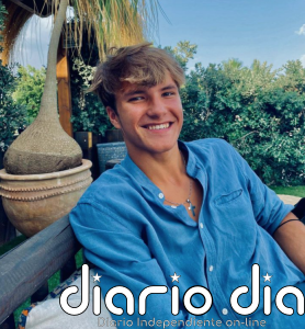 La cámara de una gasolinera grabó a Álvaro Prieto en el techo de un tren - Agencia de Noticias