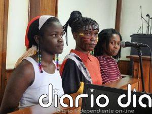 La historia de jóvenes detenidas por luchar contra la corrupción en Uganda